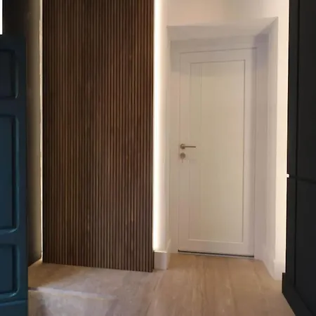 Διαμέρισμα New-hidden Gem-suite-perfect For Couples-renovated Όλμπια